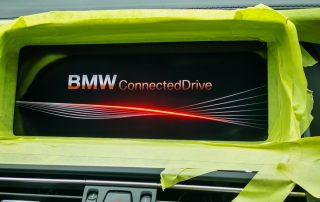BMW 5 Näyttö entisöity ja suojattu ppf suojakalvolla