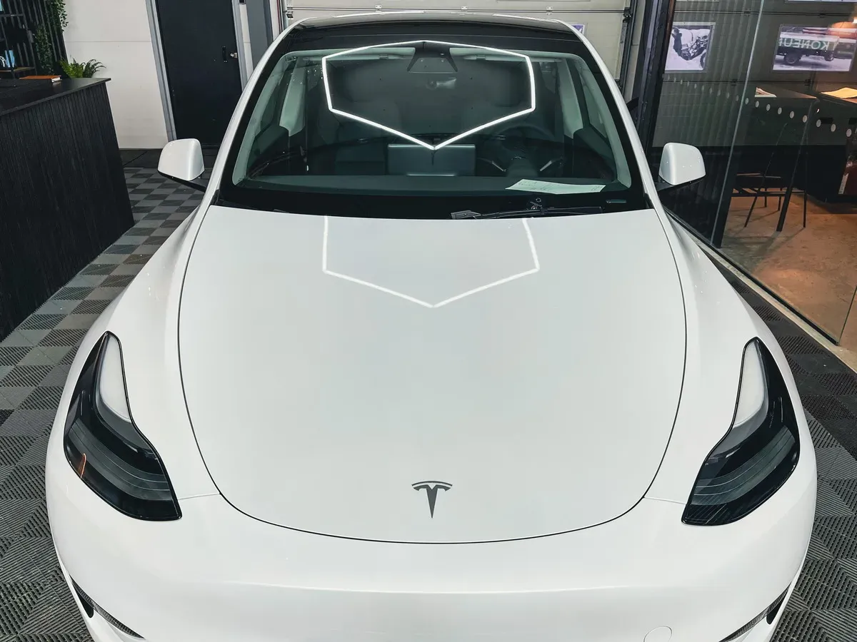 Tesla konepelti PPF