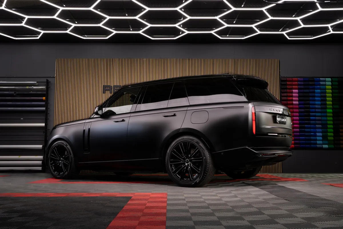 Range Rover wrapped in satin finish
