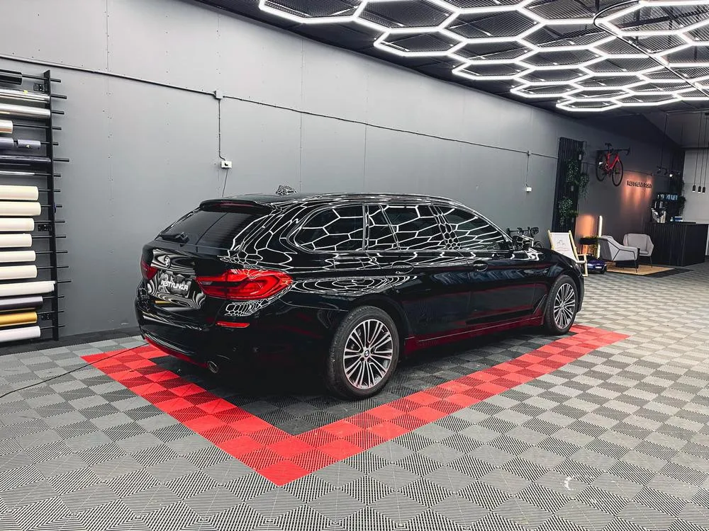 BMW "Shadowline" wrapping
