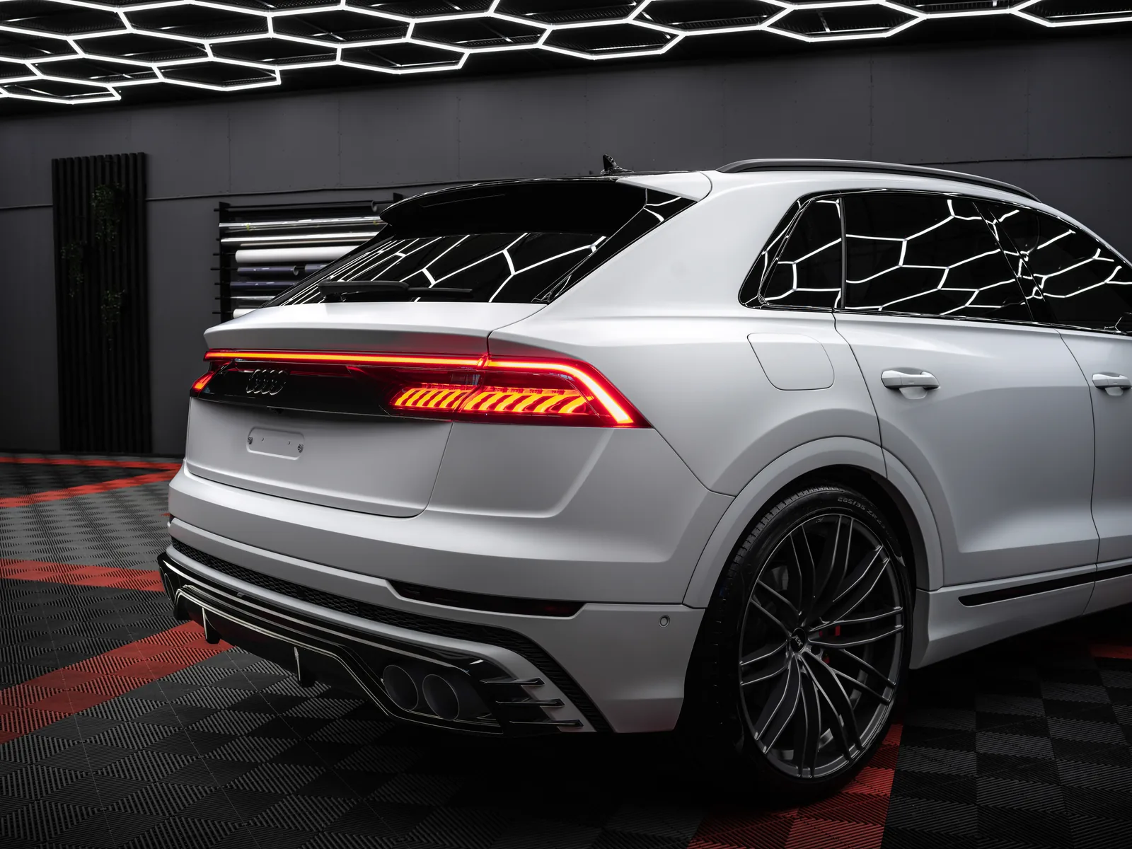 Audi Q8 – Restyling Pointin työ
