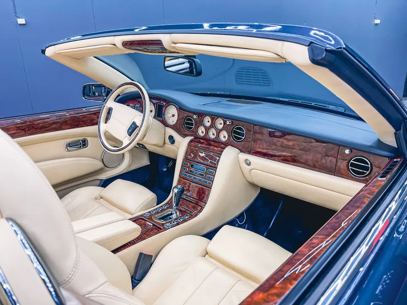 Bentley Azure – Restyling Pointin työ