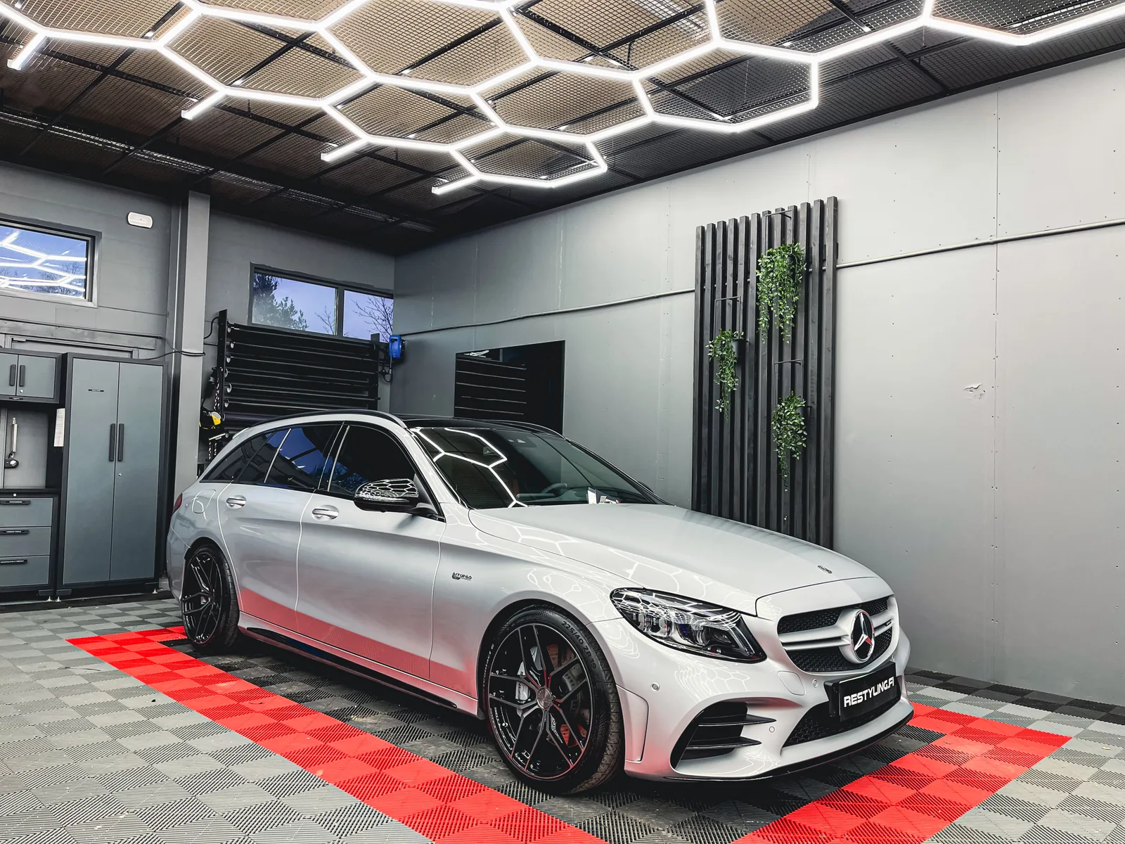 Mercedes-Benz C-sarja – Restyling Pointin työ
