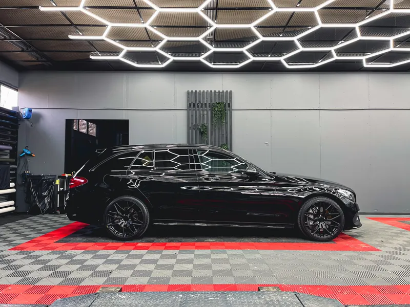 Mercedes-Benz C-sarja – Restyling Pointin työ