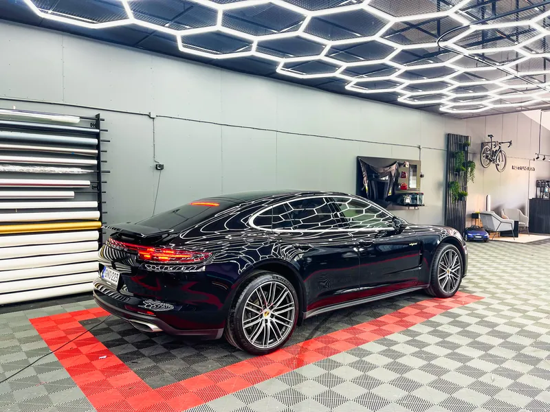 Porsche Panamera – Restyling Pointin työ