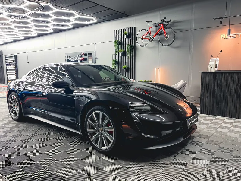 Porsche Taycan – Restyling Pointin työ