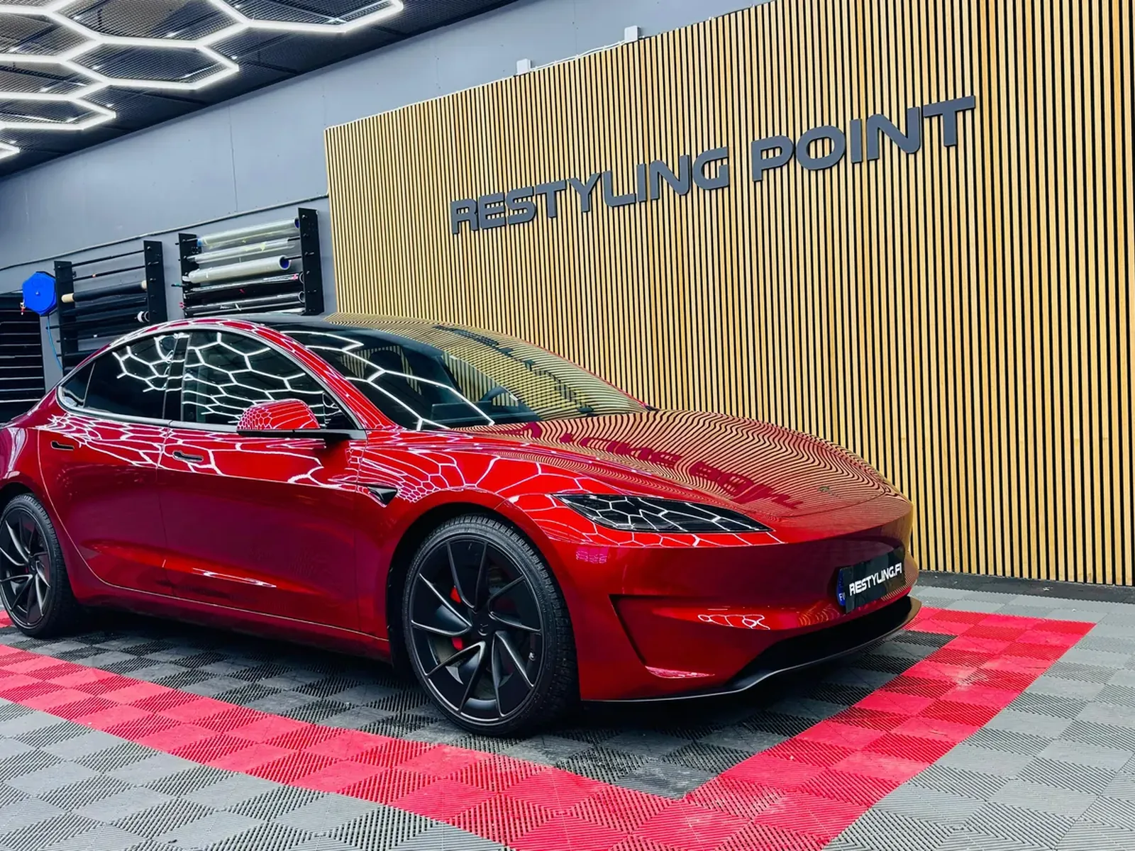 Tesla Model 3 – Restyling Pointin työ