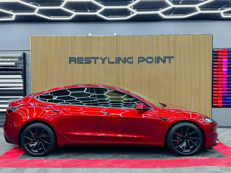 Tesla Model 3 – Restyling Pointin työ