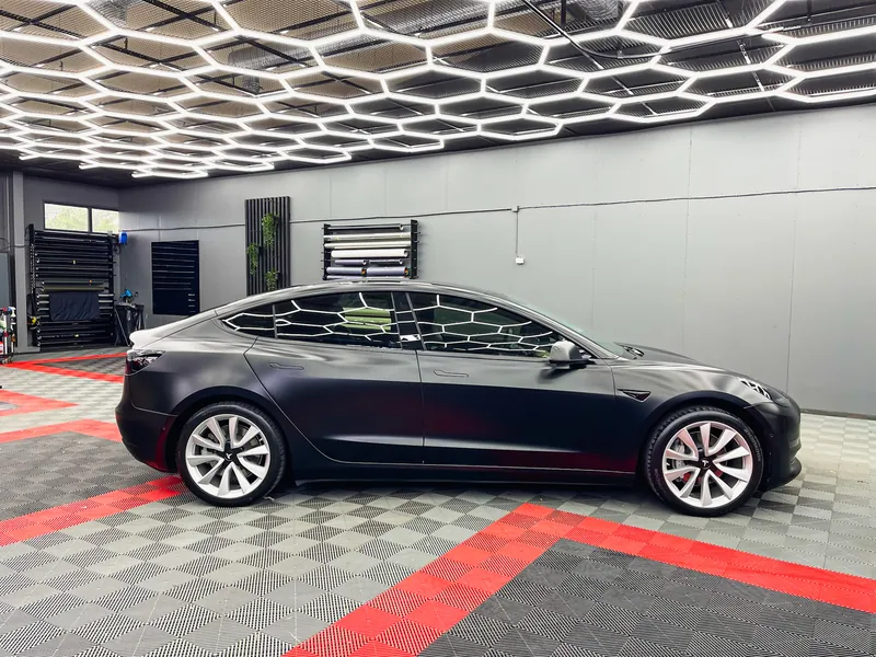 Tesla Model 3 – Restyling Pointin työ
