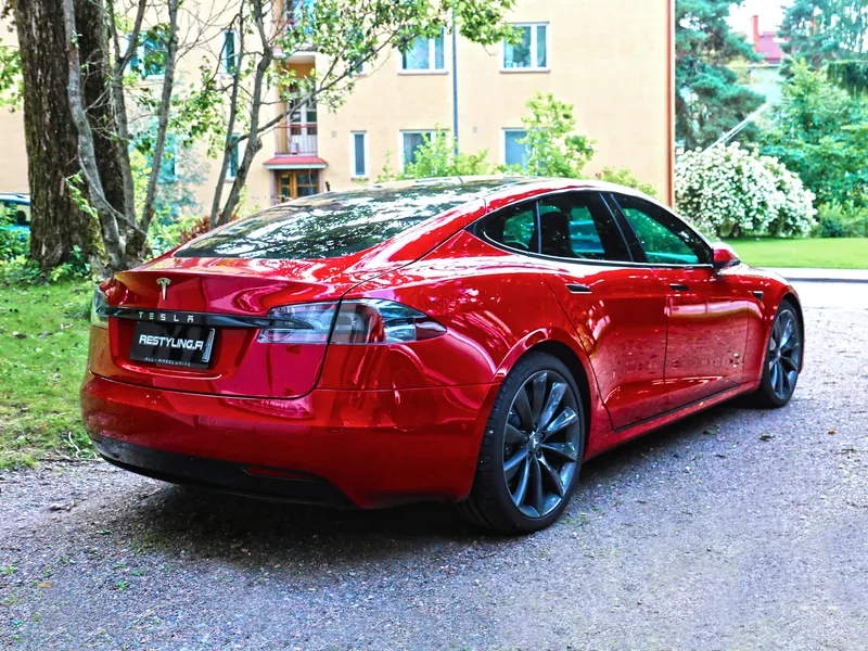 Tesla Model S – Restyling Pointin työ
