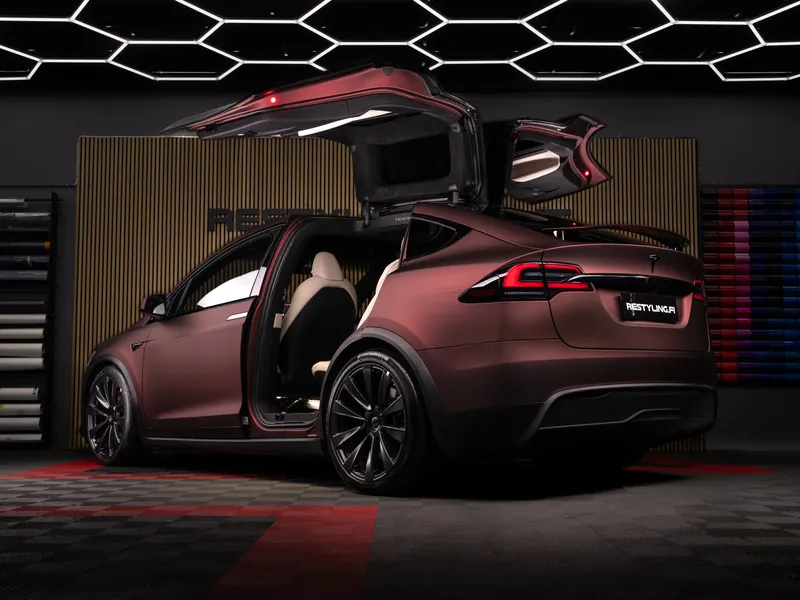 Tesla Model X – Restyling Pointin työ