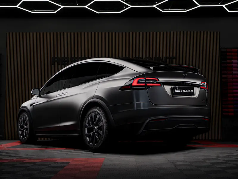 Tesla Model X – Restyling Pointin työ