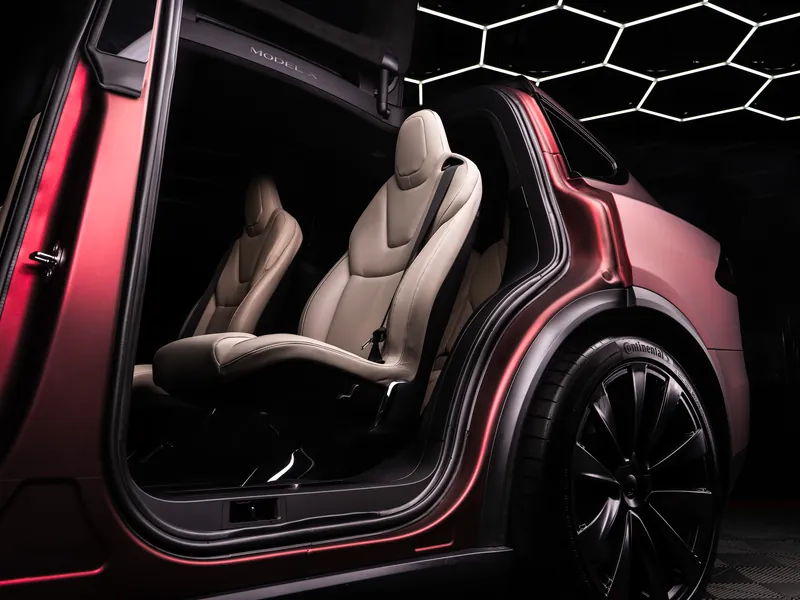 Tesla Model X – Restyling Pointin työ