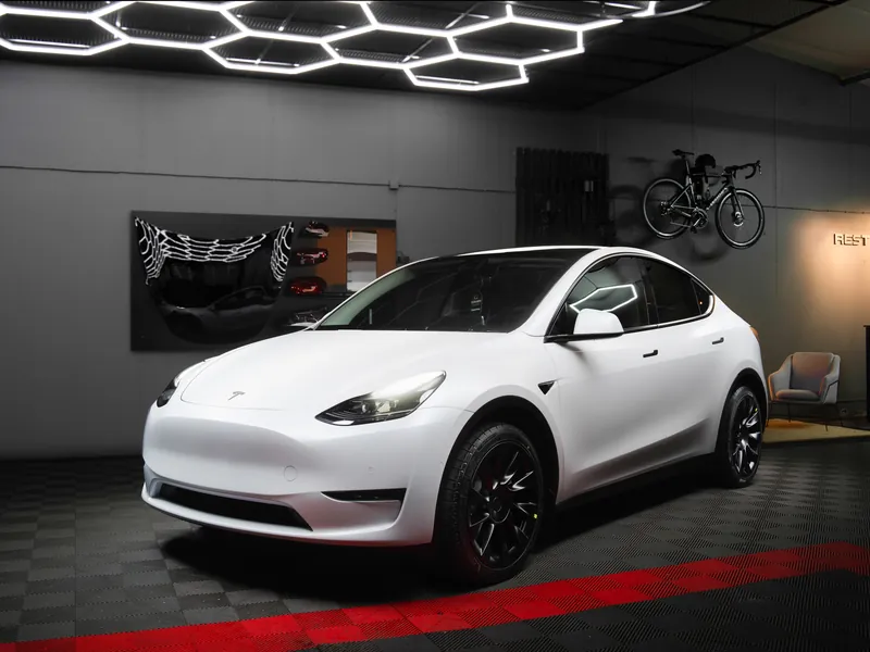 Tesla Model Y – Restyling Pointin työ