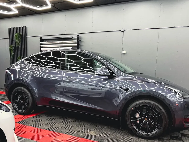 Tesla Model Y – Restyling Pointin työ