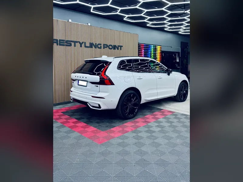 Volvo XC60 / XC90 – Restyling Pointin työ